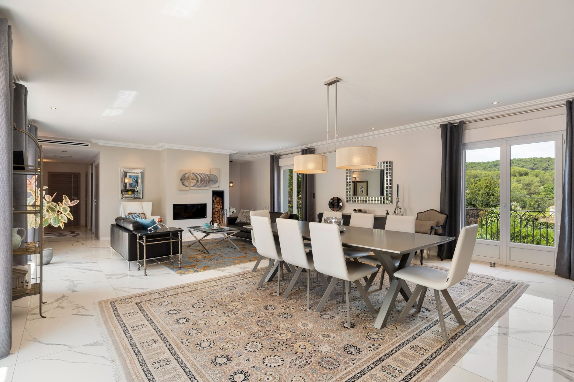 villa 8 Pièces en vente sur MOUGINS (06250)