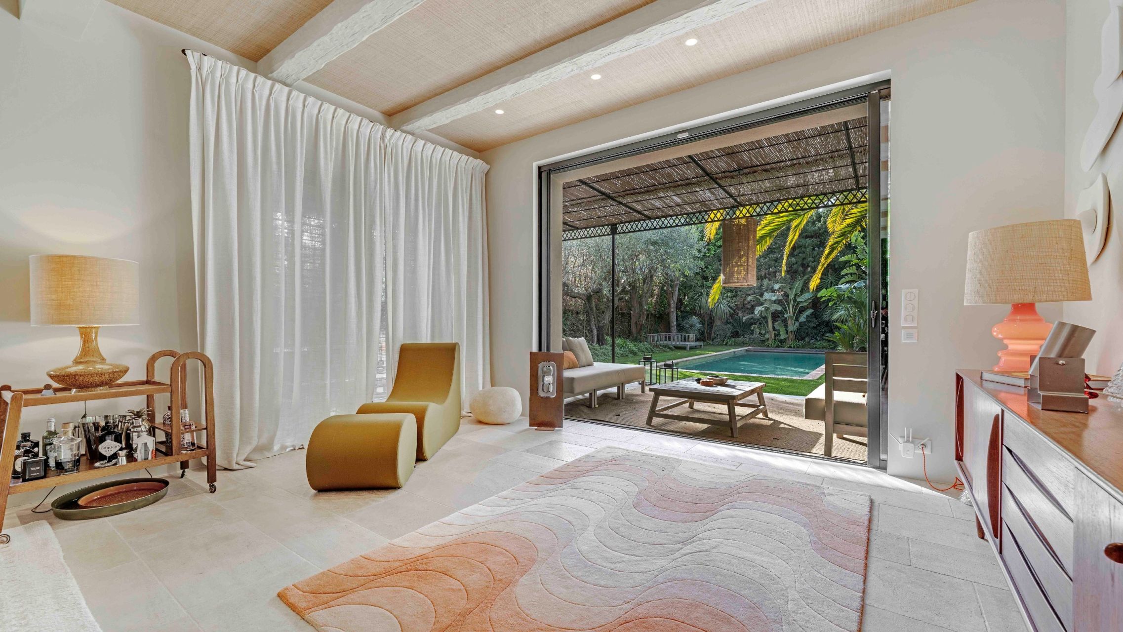contemporary house 9 Rooms for sale on ST TROPEZ (83990)