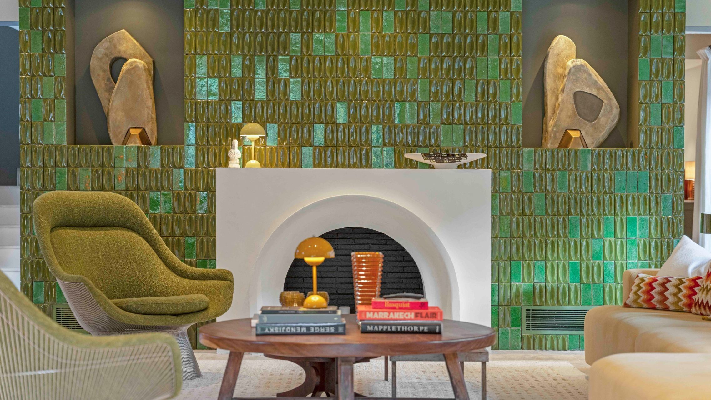 contemporary house 9 Rooms for sale on ST TROPEZ (83990)