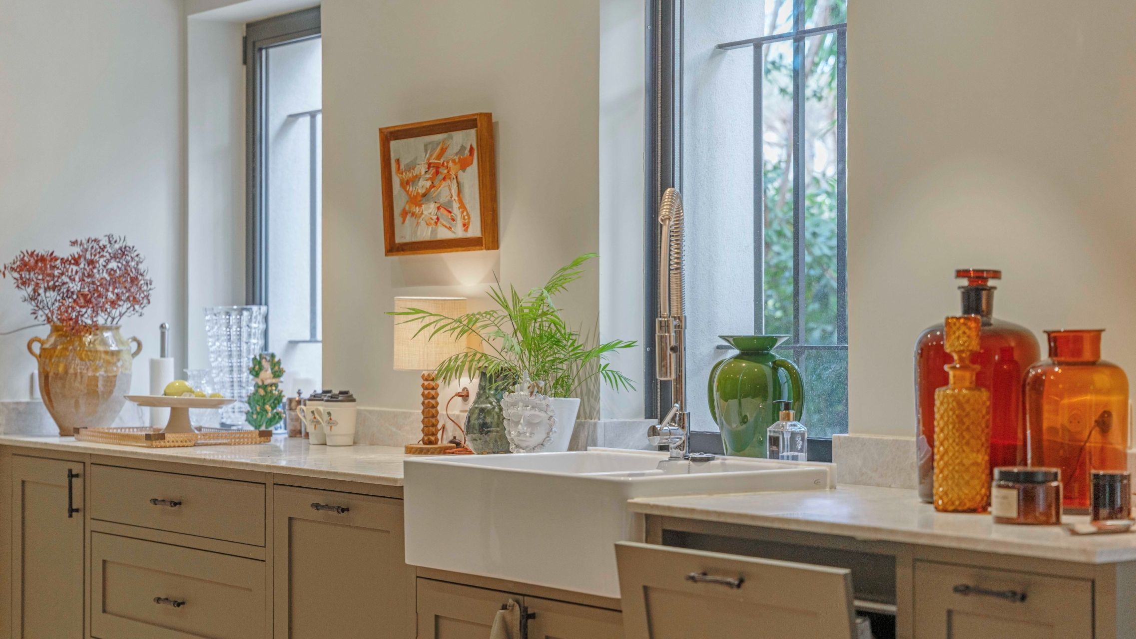 contemporary house 9 Rooms for sale on ST TROPEZ (83990)