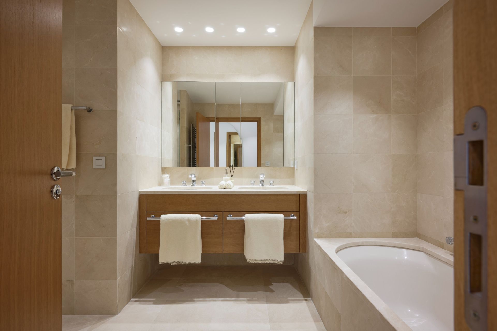 apartment 3 Rooms for sale on CANNES (06400)