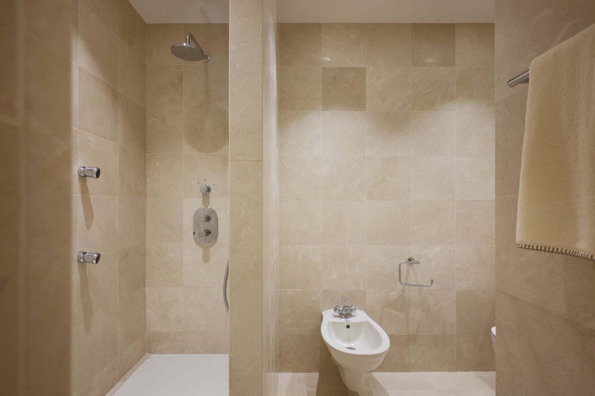 apartment 3 Rooms for sale on CANNES (06400)