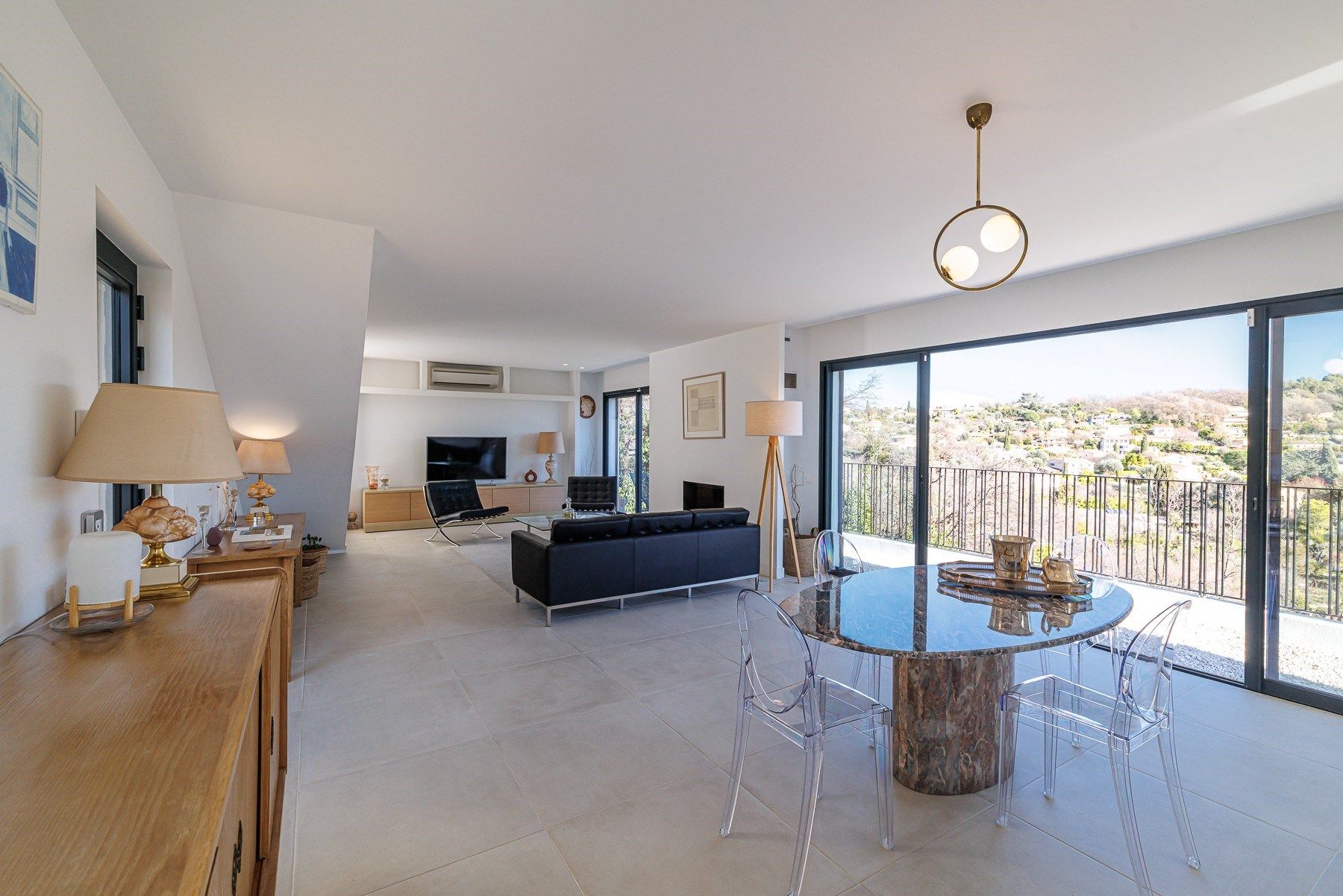 contemporary house 6 Rooms for sale on VENCE (06140)