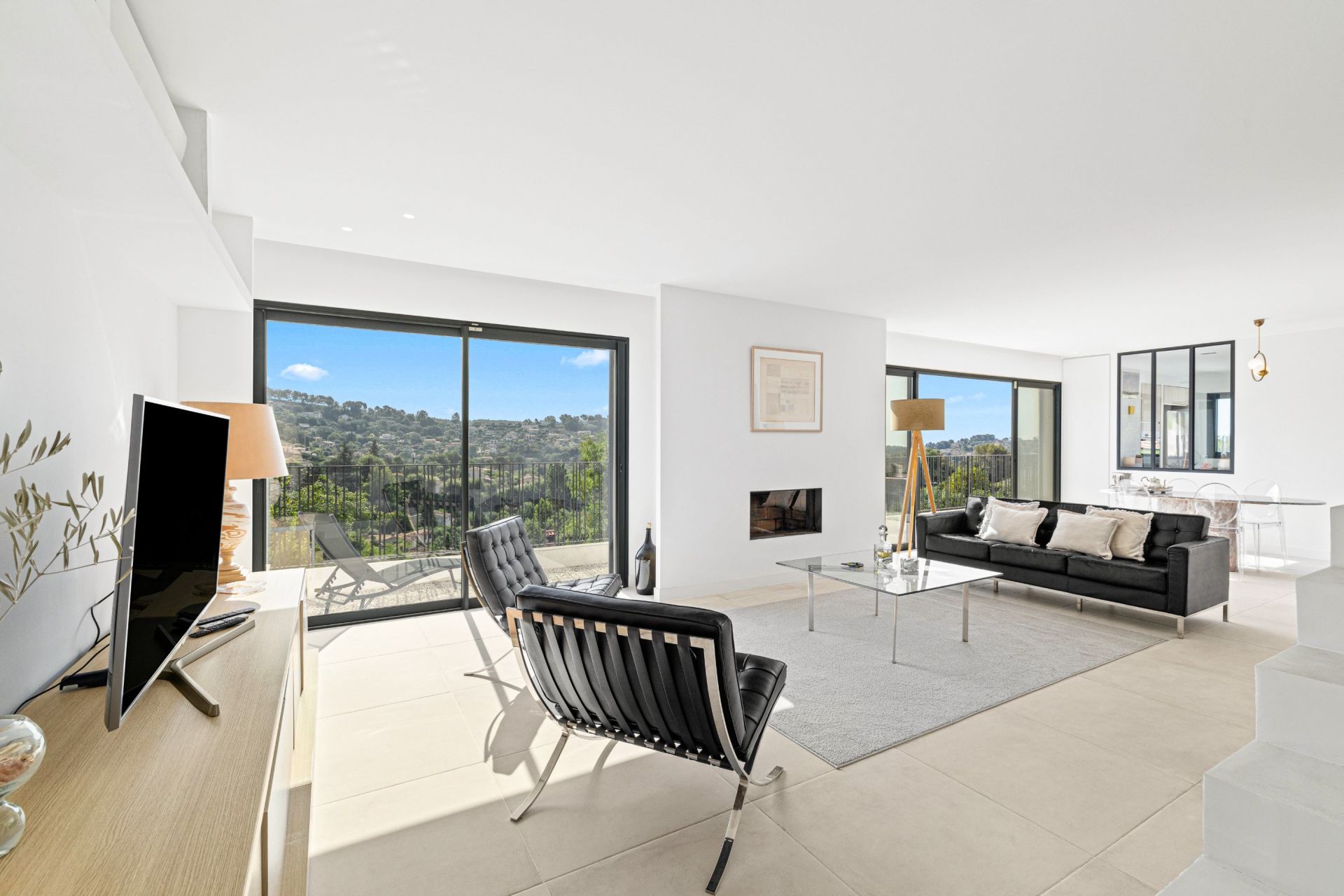 contemporary house 6 Rooms for sale on VENCE (06140)