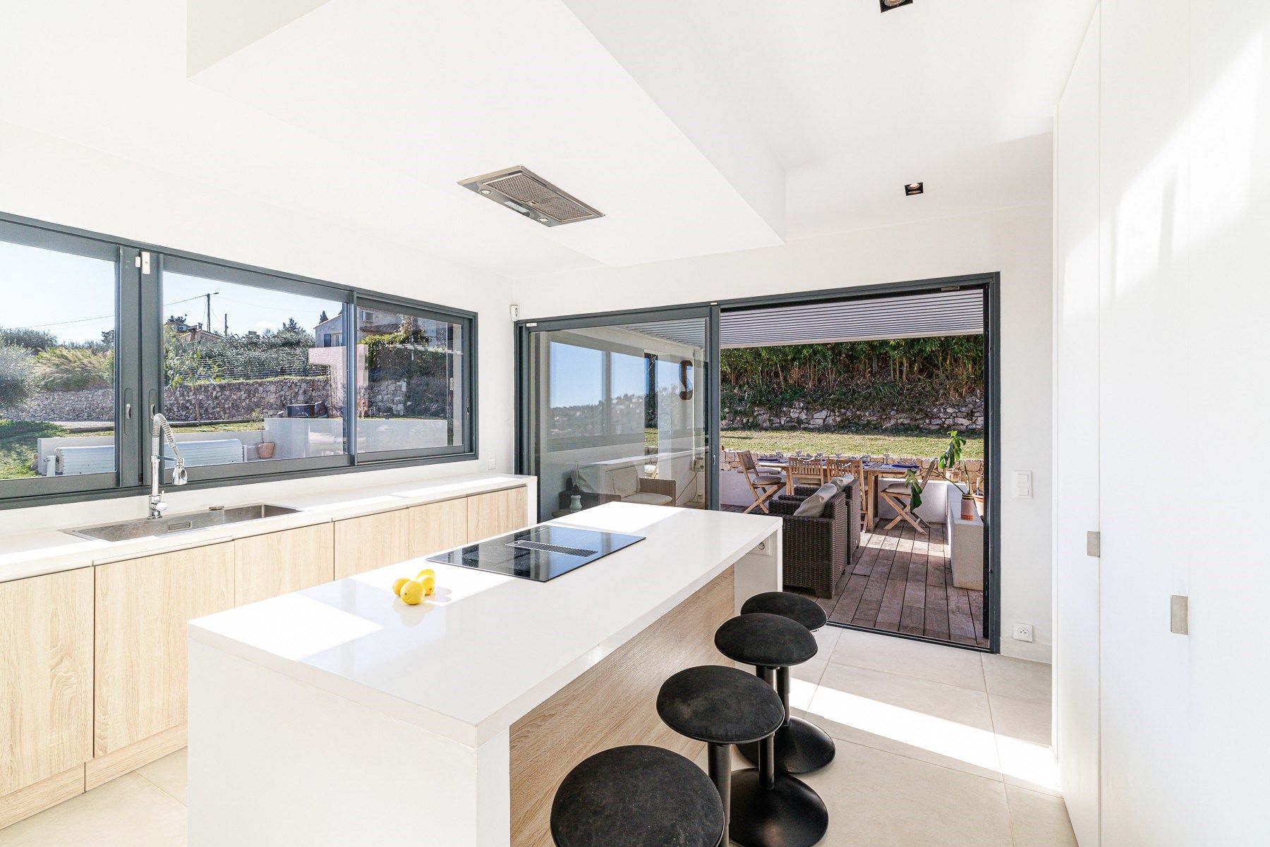 contemporary house 6 Rooms for sale on VENCE (06140)