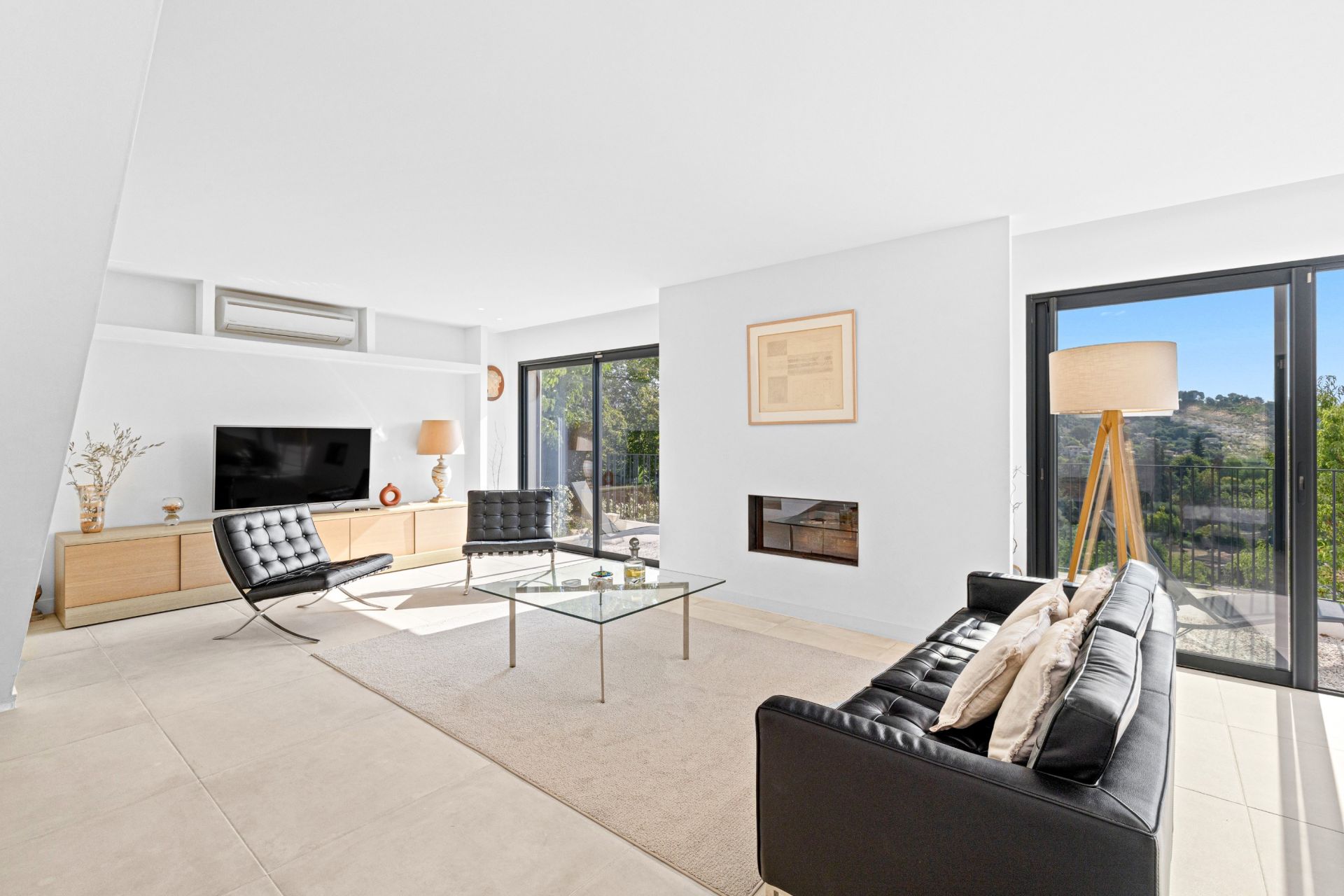 contemporary house 6 Rooms for sale on VENCE (06140)