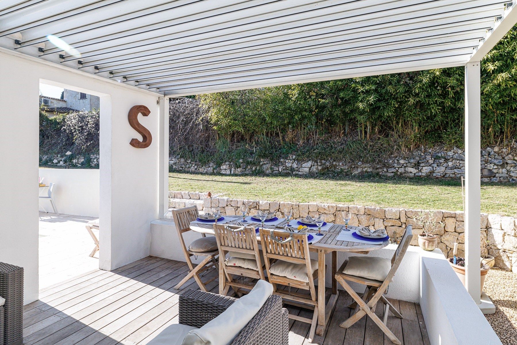 contemporary house 6 Rooms for sale on VENCE (06140)