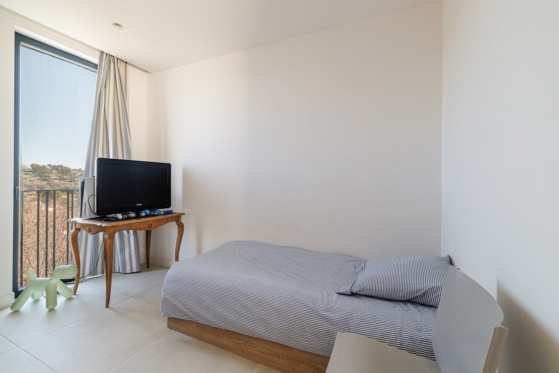 contemporary house 6 Rooms for sale on VENCE (06140)