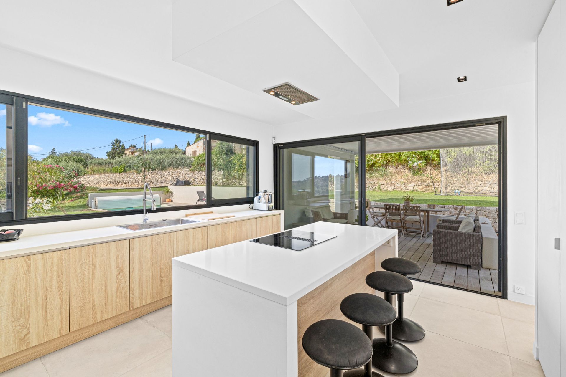 contemporary house 6 Rooms for sale on VENCE (06140)