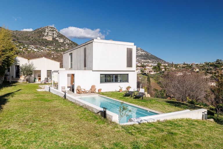 contemporary house 6 Rooms for sale on VENCE (06140)