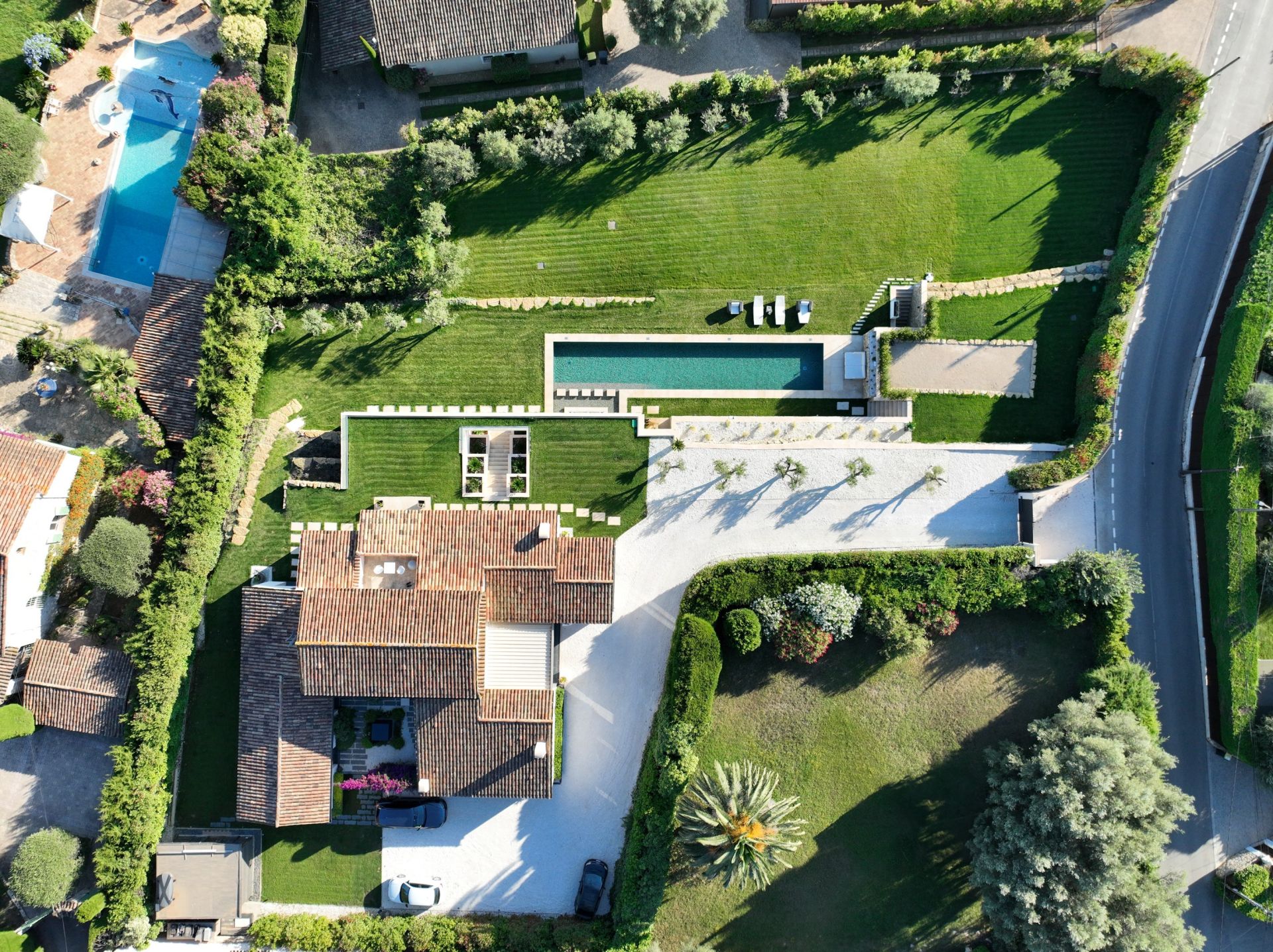 villa 11 Rooms for sale on MOUGINS (06250)