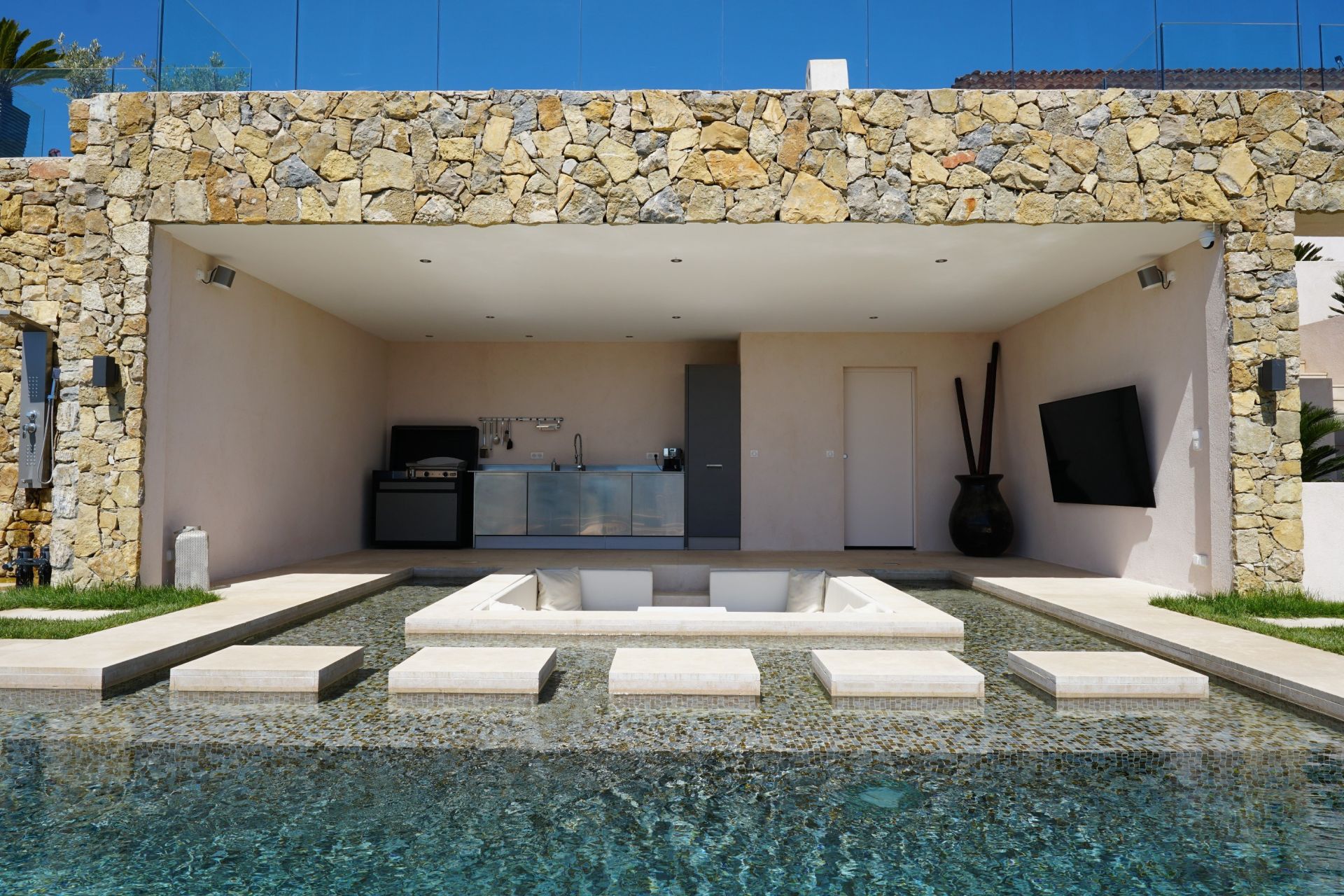 villa 8 Pièces en vente sur MOUGINS (06250)