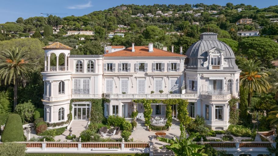 penthouse 8 Rooms for sale on CANNES (06400)