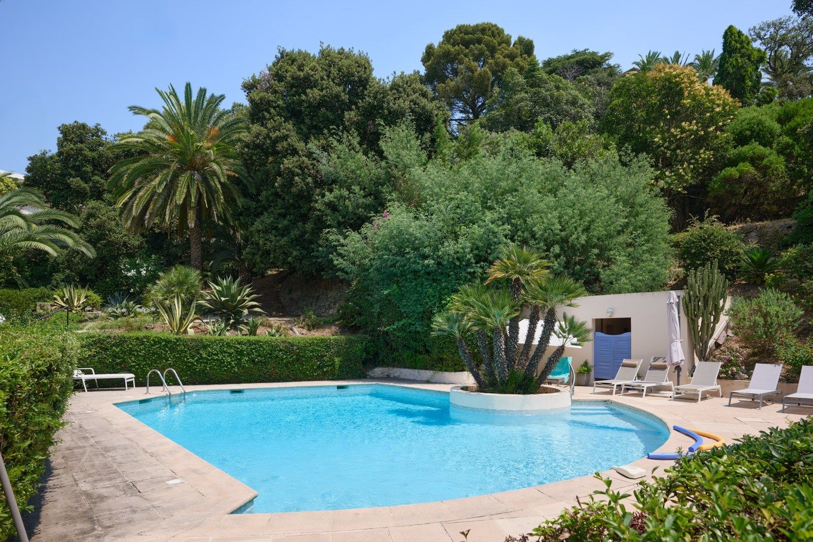 apartment 5 Rooms for sale on CANNES (06400)