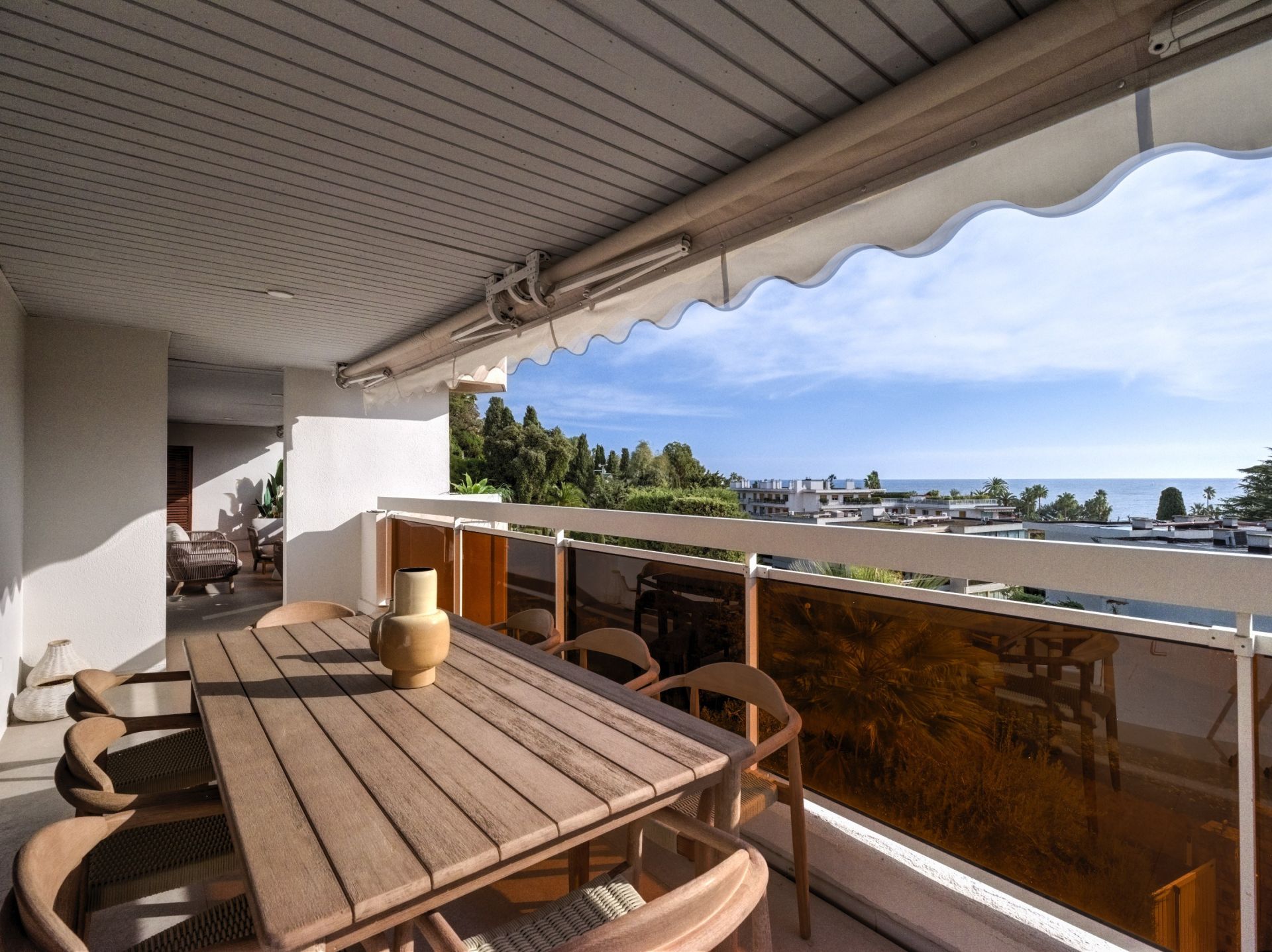apartment 5 Rooms for sale on CANNES (06400)