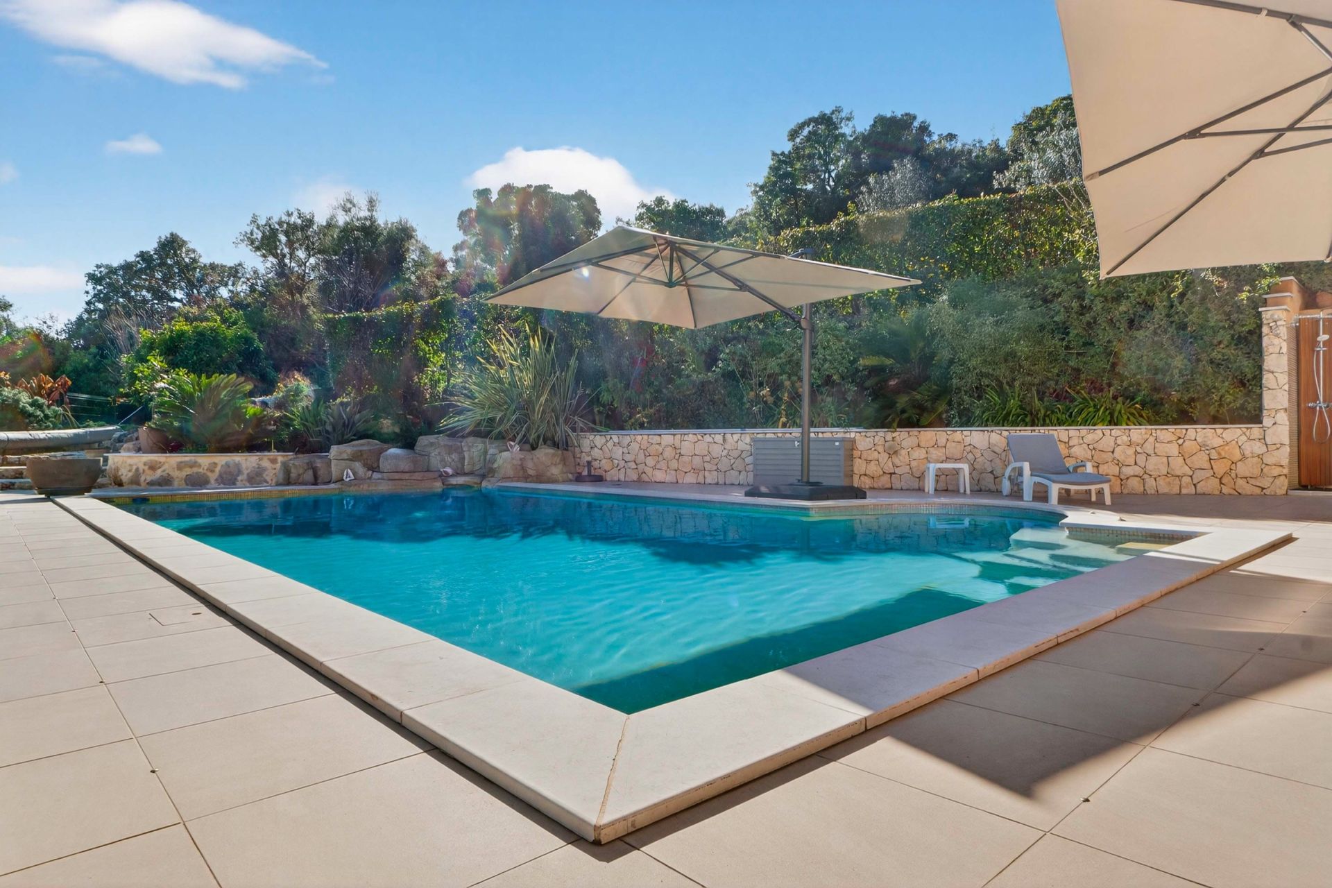 provencal house 6 Rooms for sale on MONTAUROUX (83440)