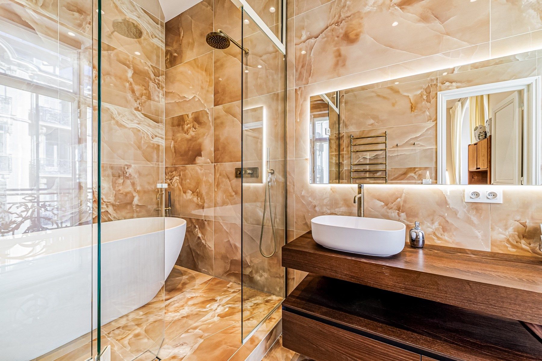 apartment 4 Rooms for sale on NICE (06000)