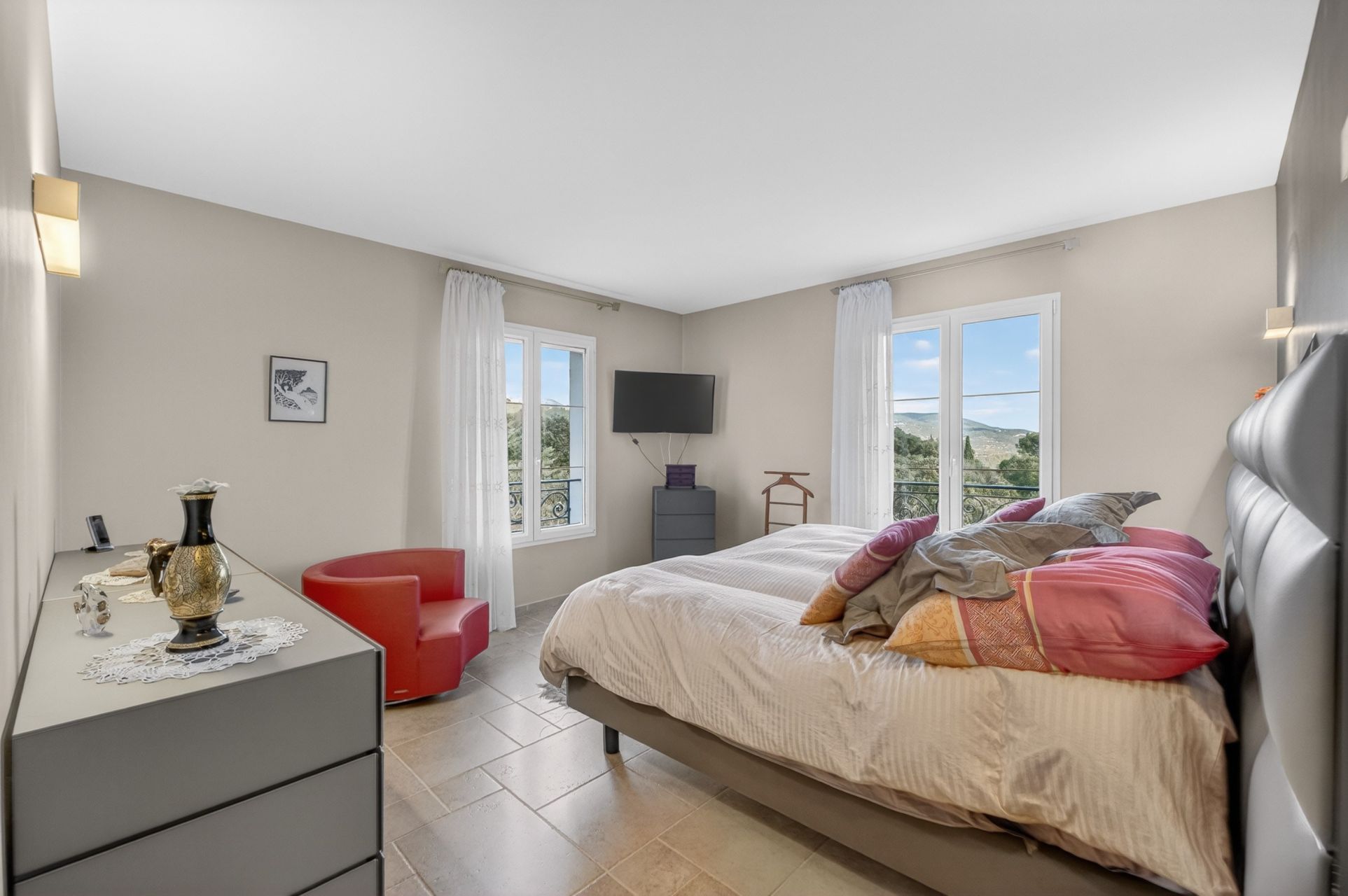 provencal house 6 Rooms for sale on MONTAUROUX (83440)