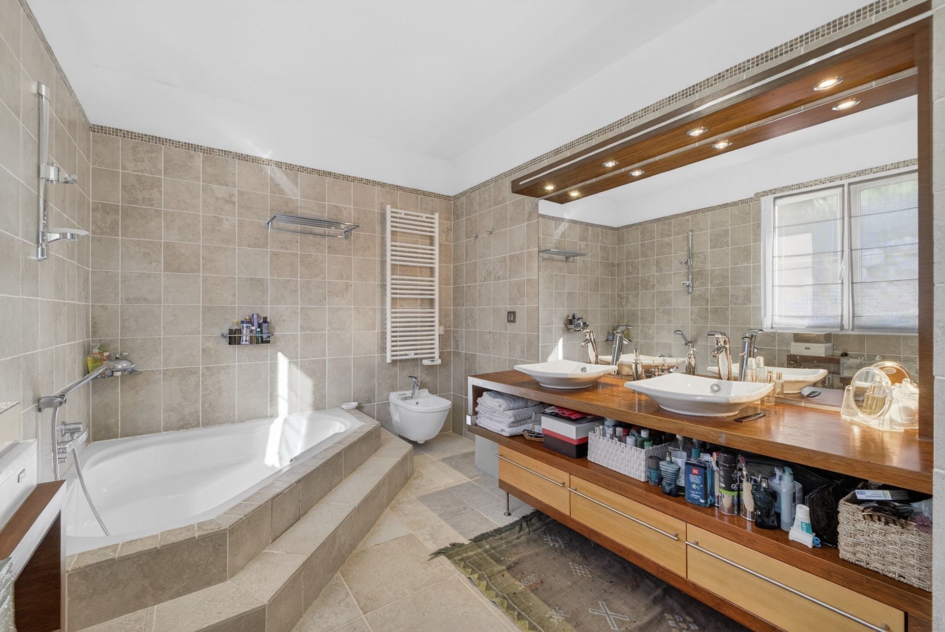 provencal house 6 Rooms for sale on MONTAUROUX (83440)