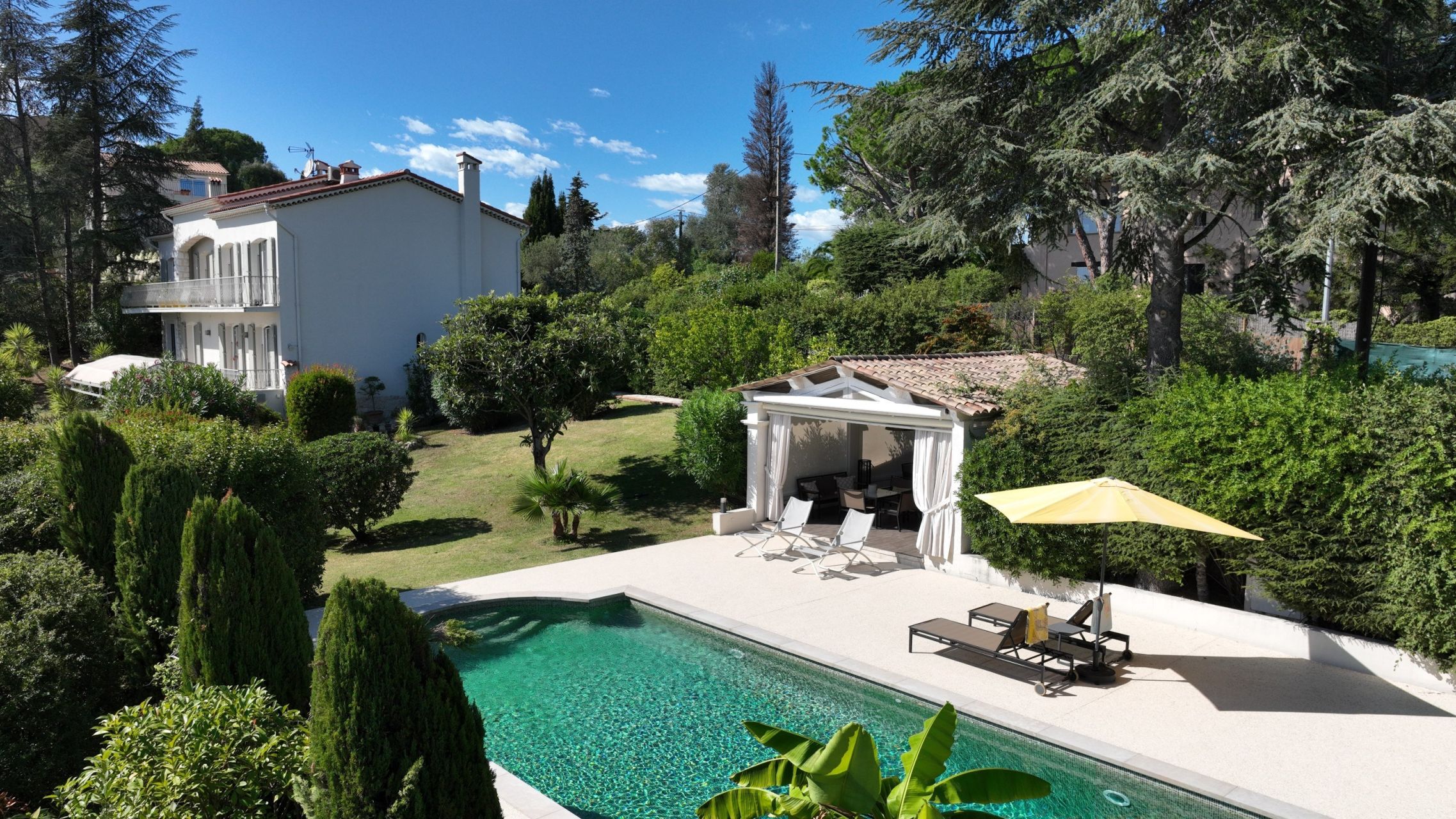 house 8 Rooms for sale on LA ROQUETTE SUR SIAGNE (06550)
