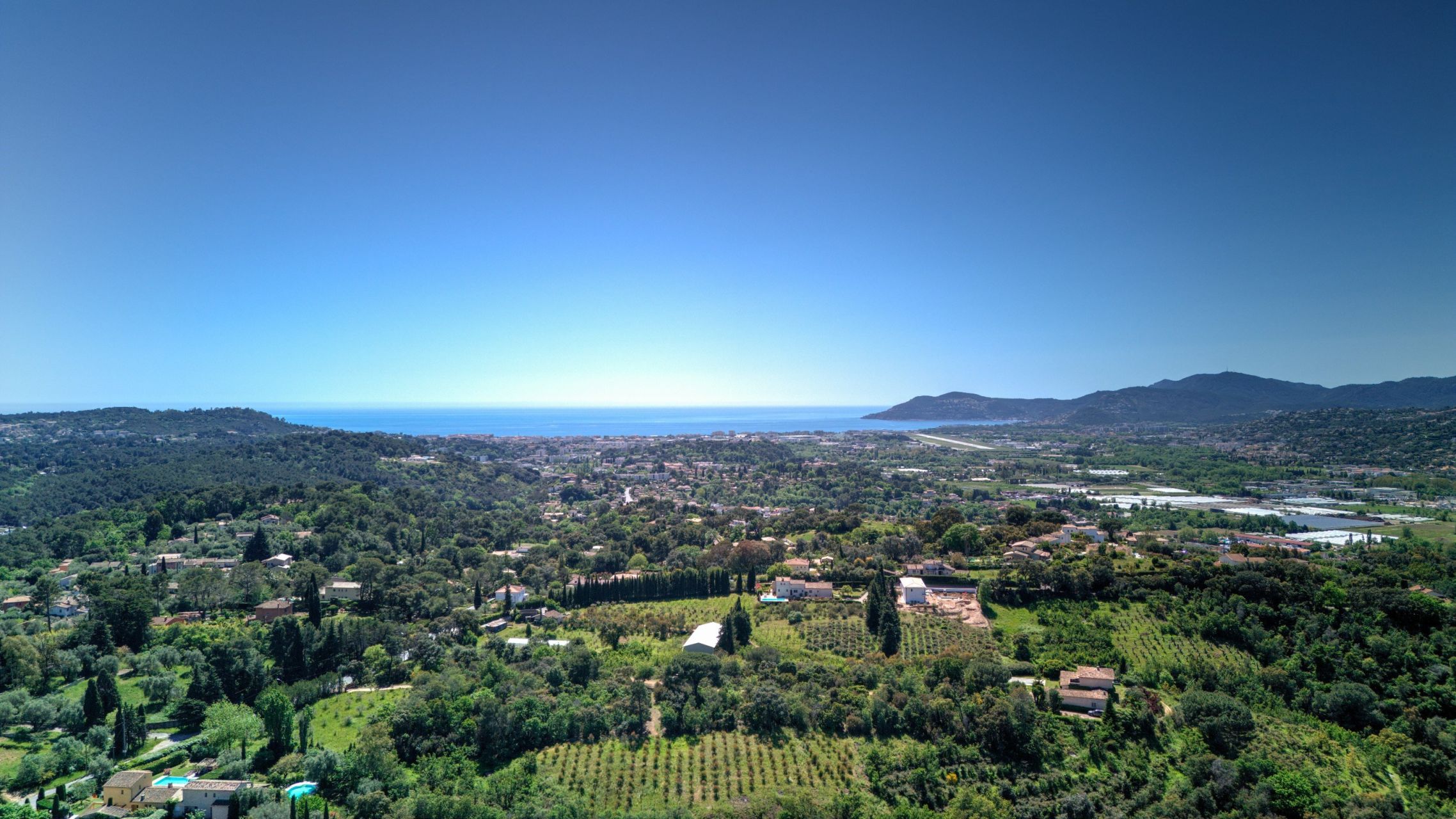 house 8 Rooms for sale on LA ROQUETTE SUR SIAGNE (06550)