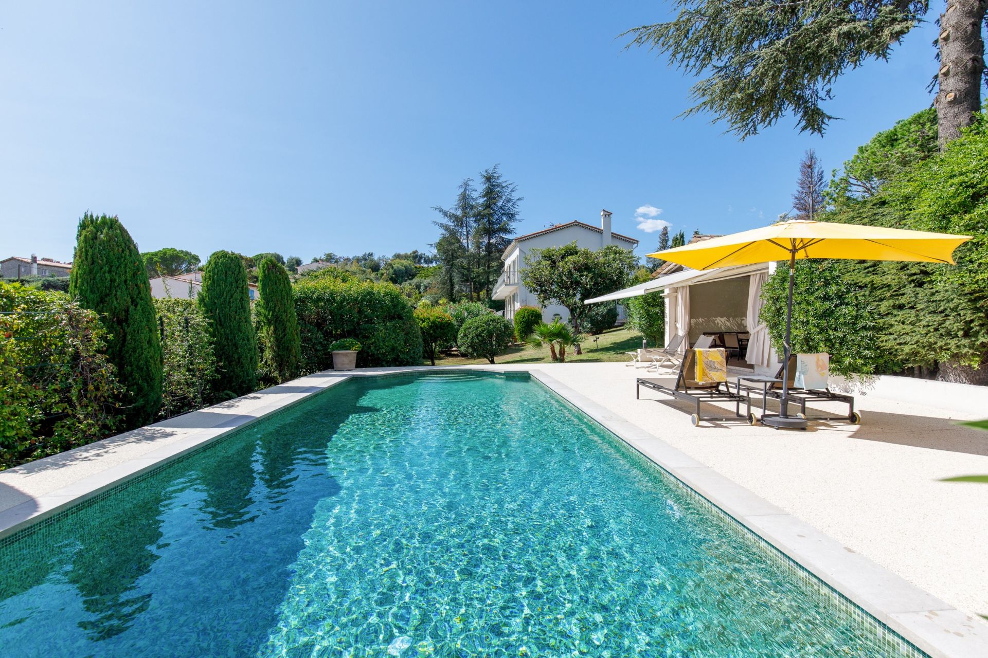 house 8 Rooms for sale on LA ROQUETTE SUR SIAGNE (06550)