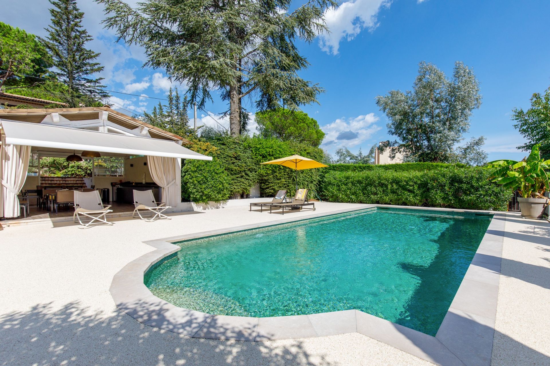 house 8 Rooms for sale on LA ROQUETTE SUR SIAGNE (06550)