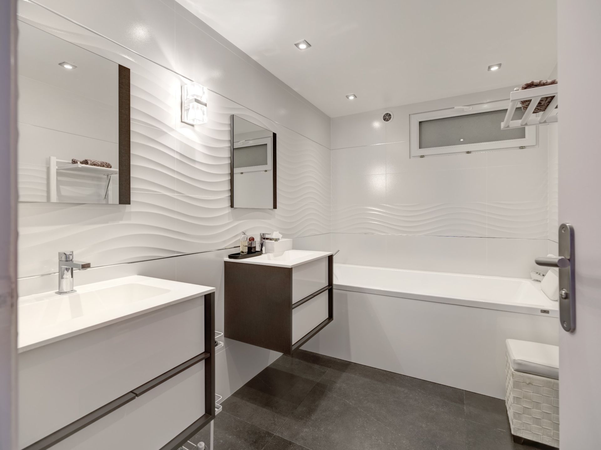 house 8 Rooms for sale on LA ROQUETTE SUR SIAGNE (06550)