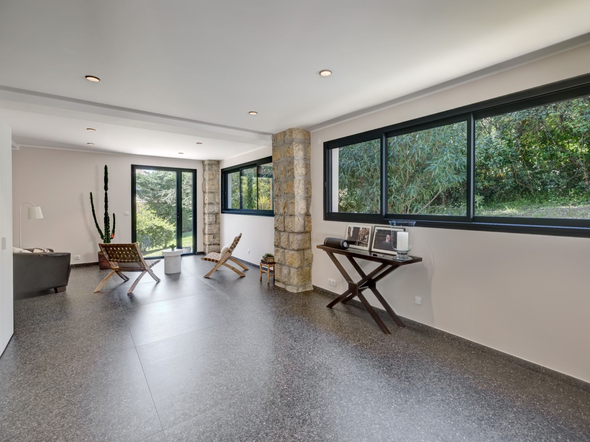 house 8 Rooms for sale on LA ROQUETTE SUR SIAGNE (06550)