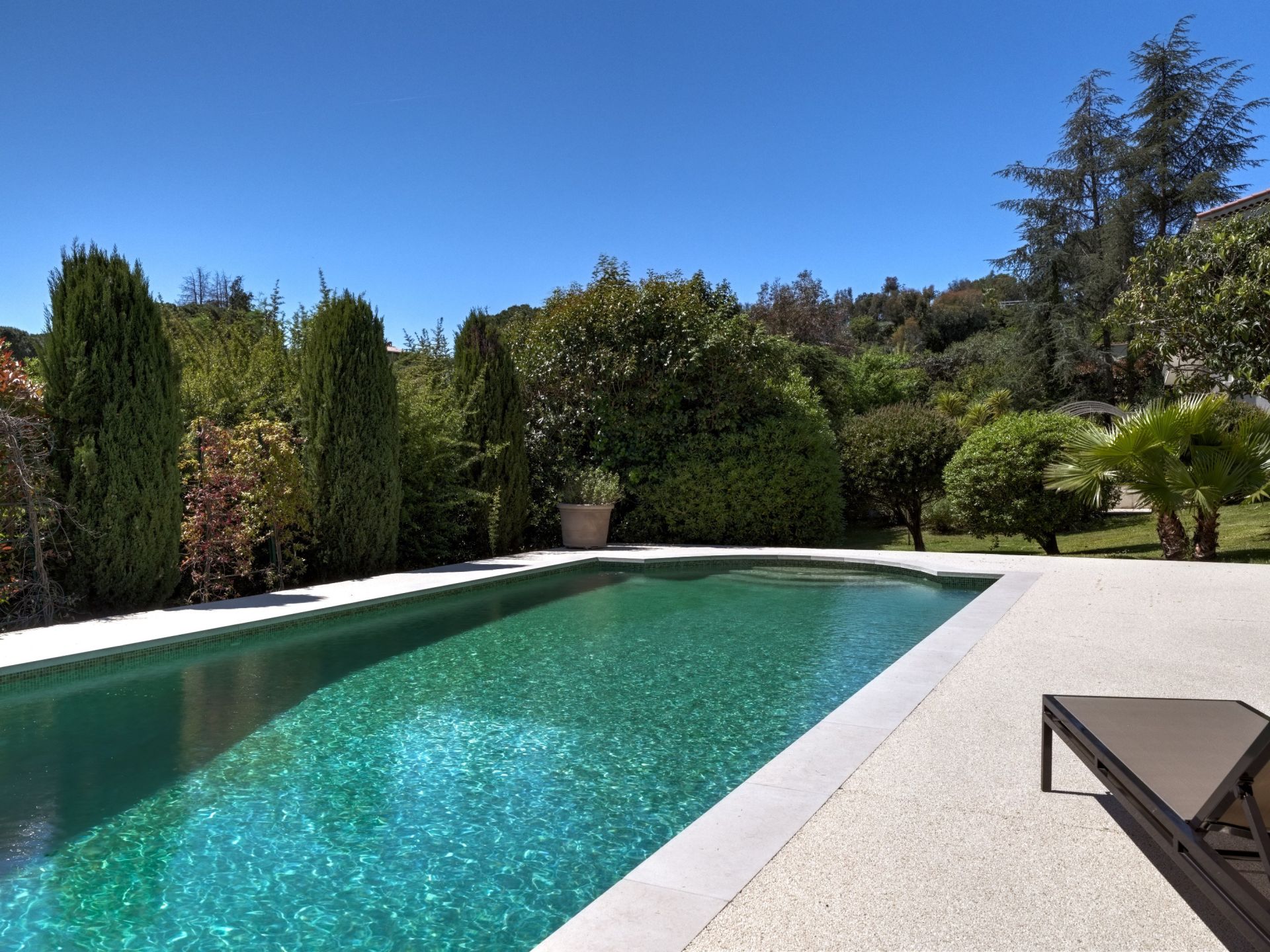 house 8 Rooms for sale on LA ROQUETTE SUR SIAGNE (06550)