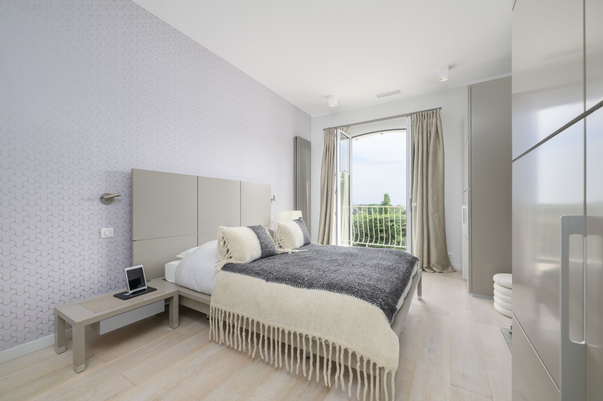 house 8 Rooms for sale on LA ROQUETTE SUR SIAGNE (06550)