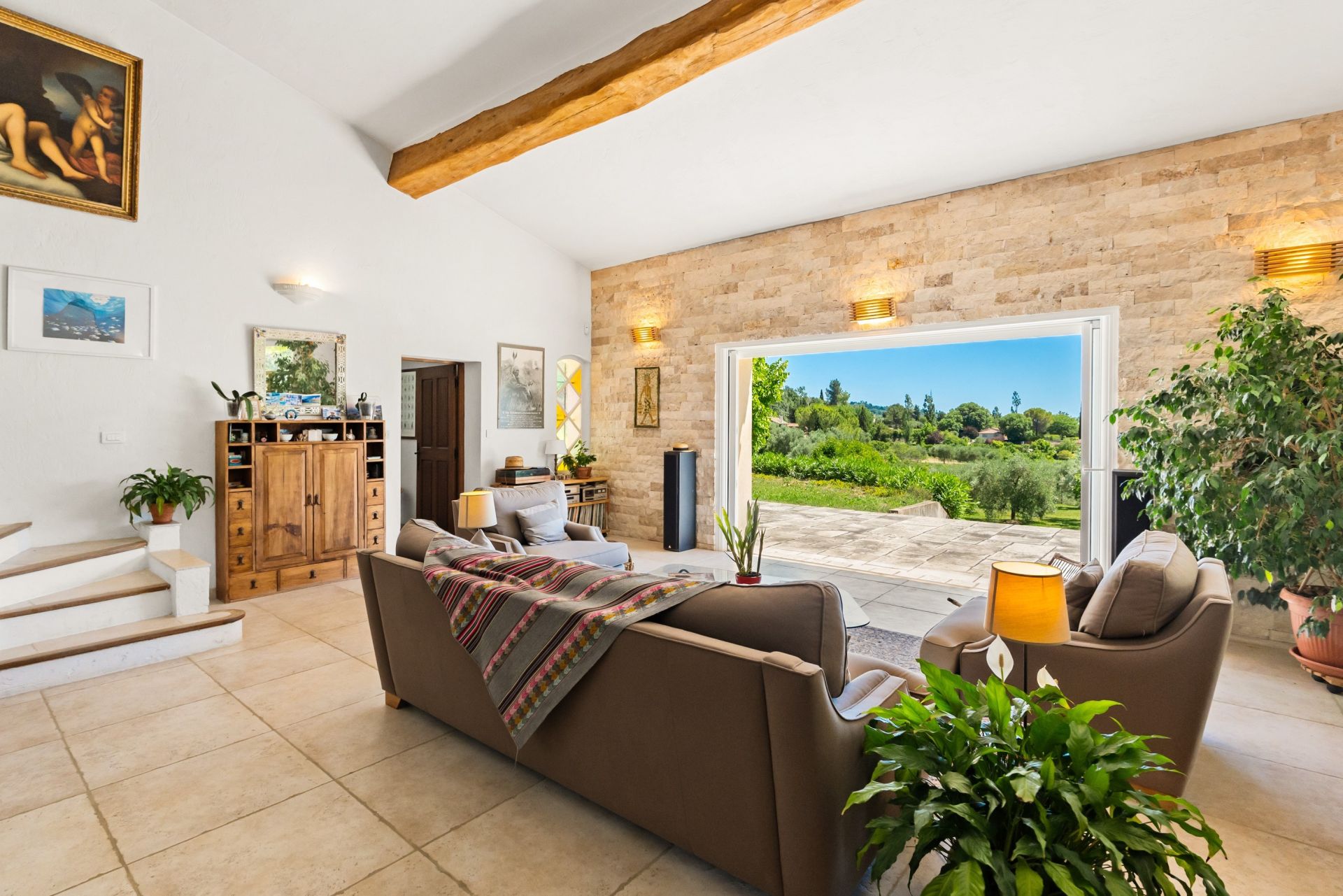 villa 9 Rooms for sale on GRASSE (06130)