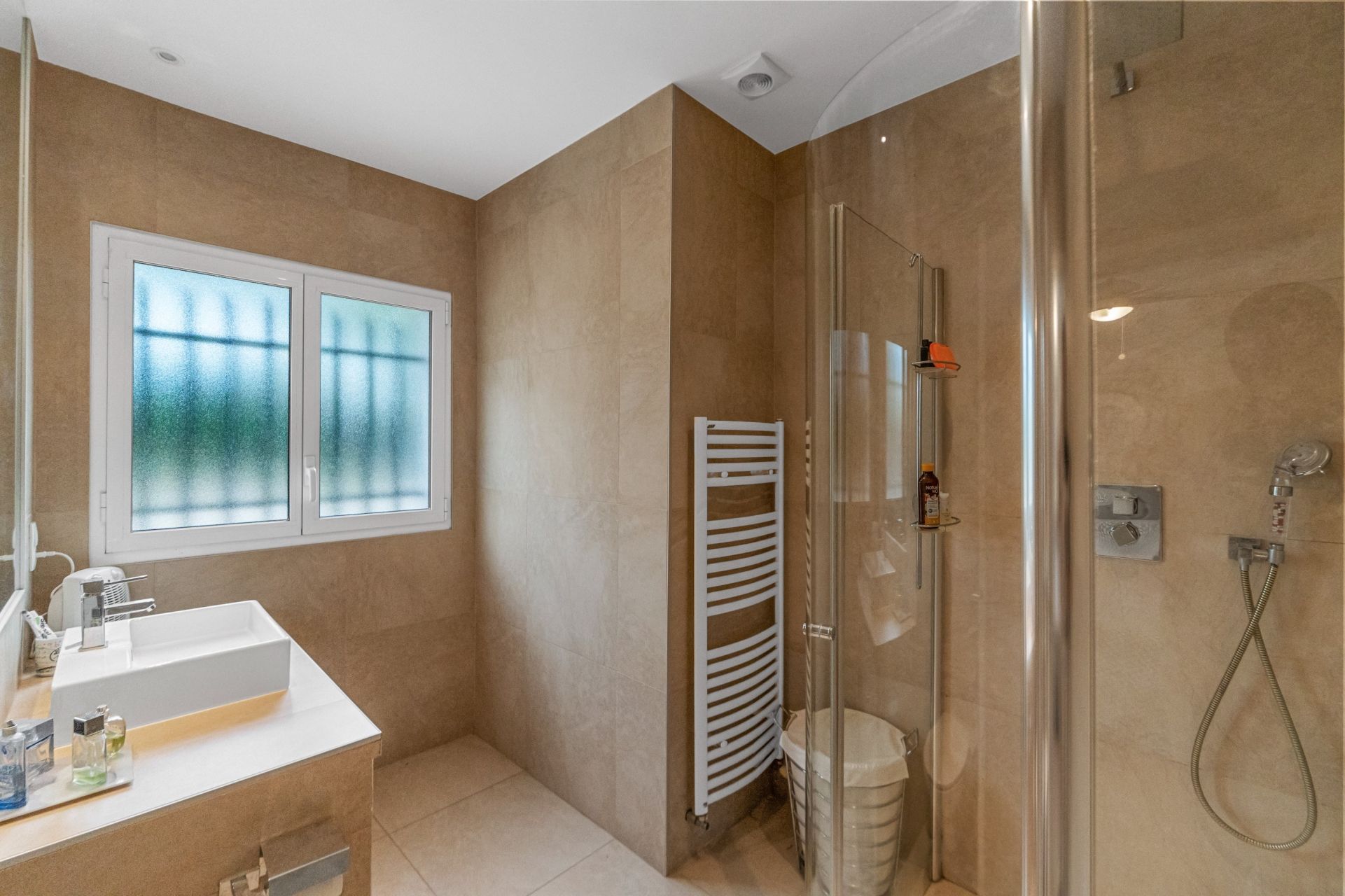 villa 5 Rooms for sale on MOUGINS (06250)