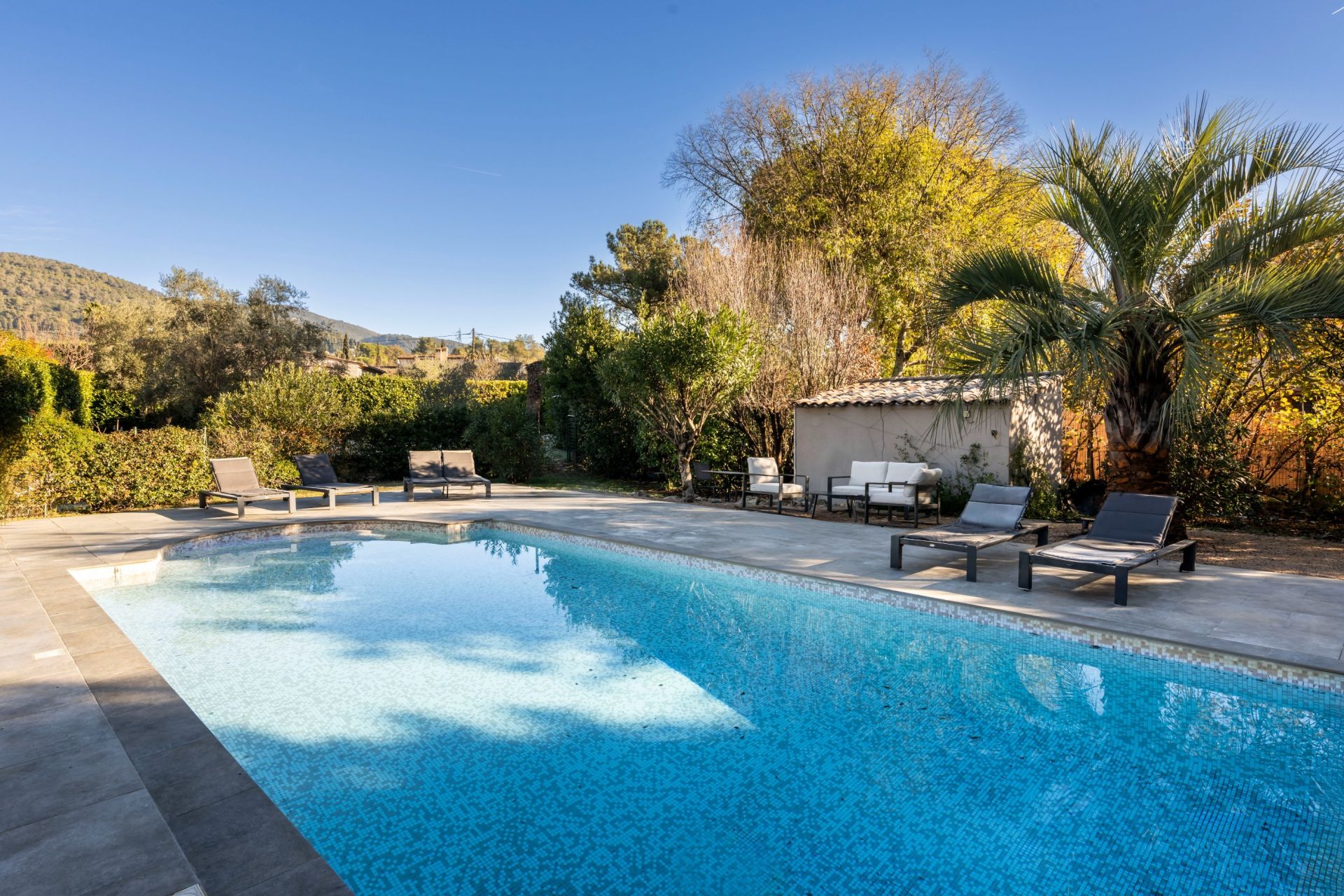 villa 8 Rooms for sale on PEYMEINADE (06530)