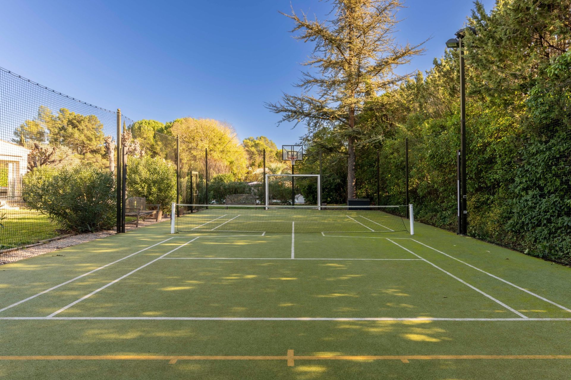 villa 8 Rooms for sale on PEYMEINADE (06530)