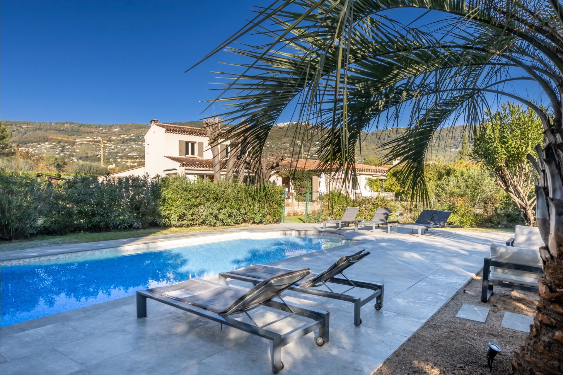 villa 8 Rooms for sale on PEYMEINADE (06530)