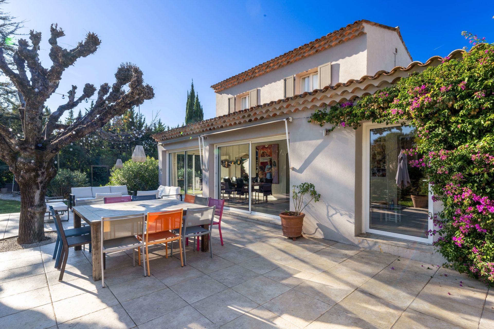 villa 8 Rooms for sale on PEYMEINADE (06530)