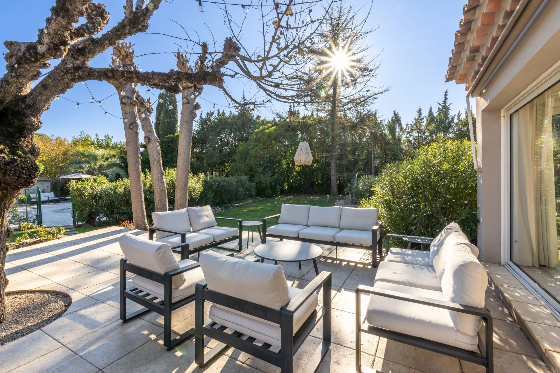 villa 8 Rooms for sale on PEYMEINADE (06530)