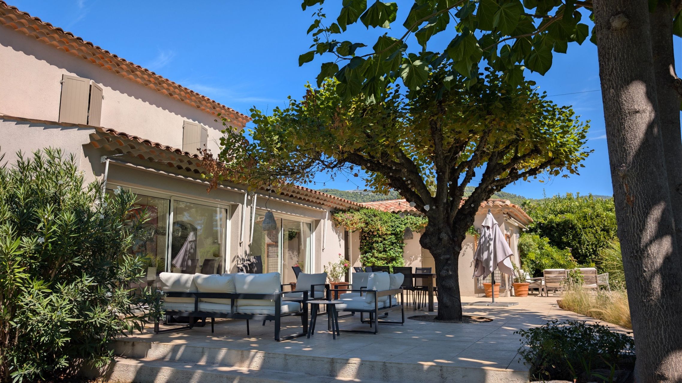 villa 8 Rooms for sale on PEYMEINADE (06530)