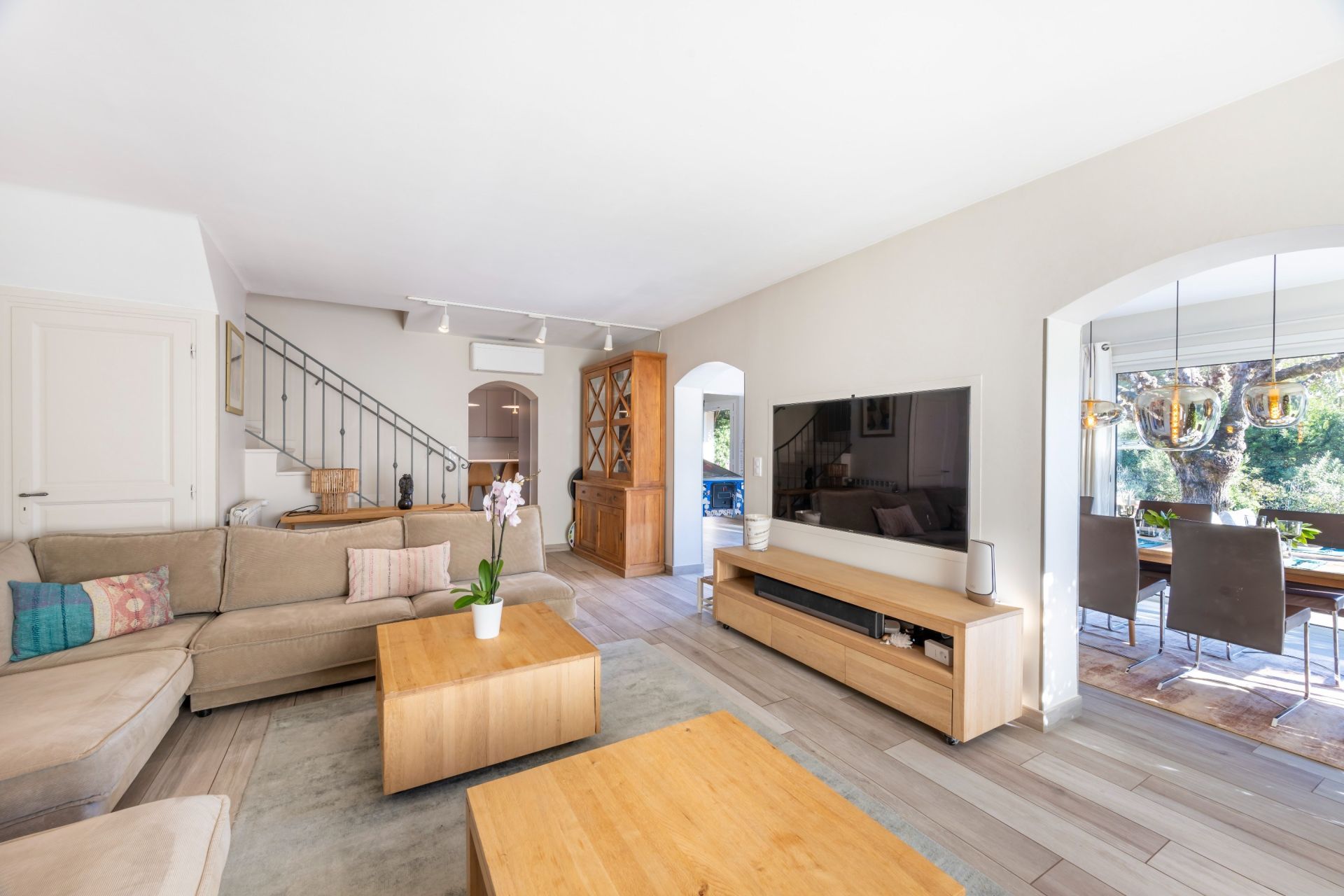 villa 8 Rooms for sale on PEYMEINADE (06530)