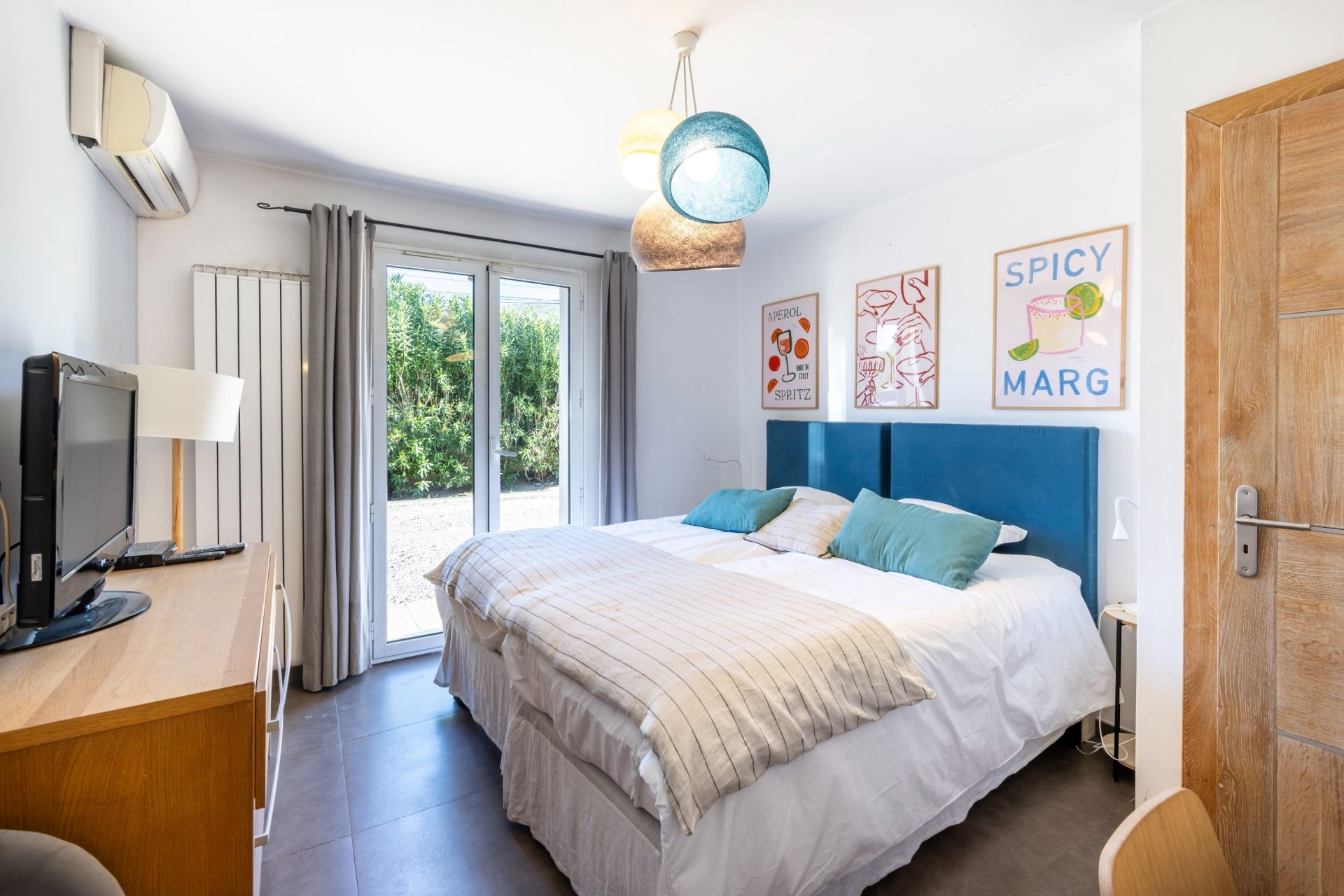 villa 8 Rooms for sale on PEYMEINADE (06530)