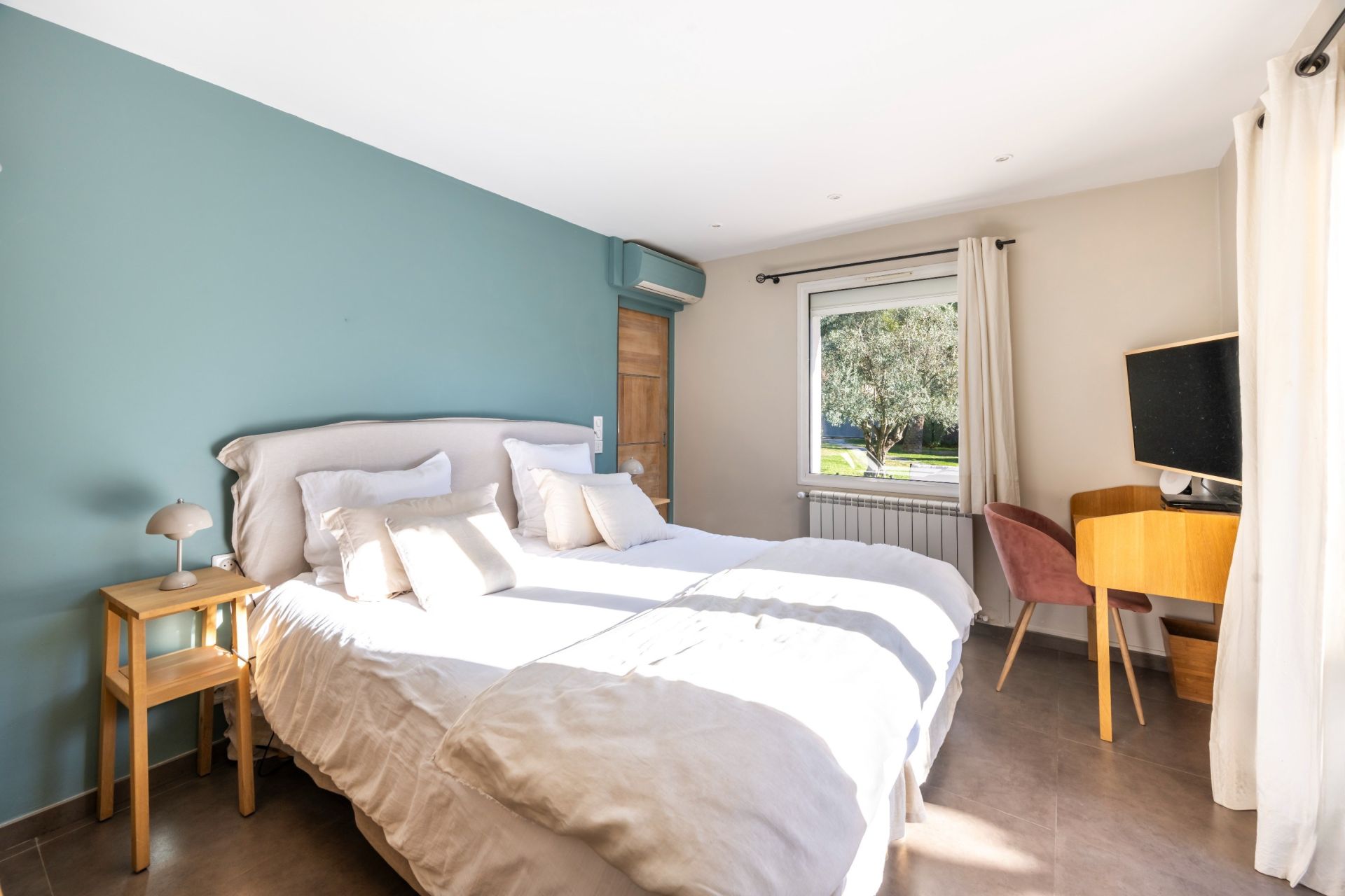 villa 8 Rooms for sale on PEYMEINADE (06530)