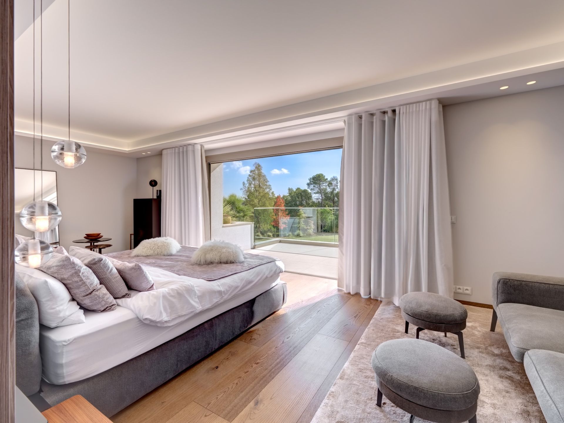 maison contemporaine 17 Pièces en vente sur MOUGINS (06250)