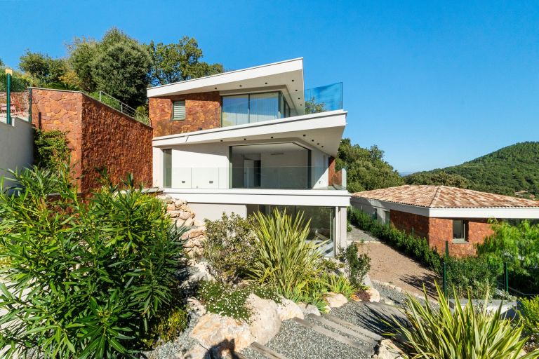 appartement 4 Pièces en vente sur LES ADRETS DE L ESTEREL (83600)