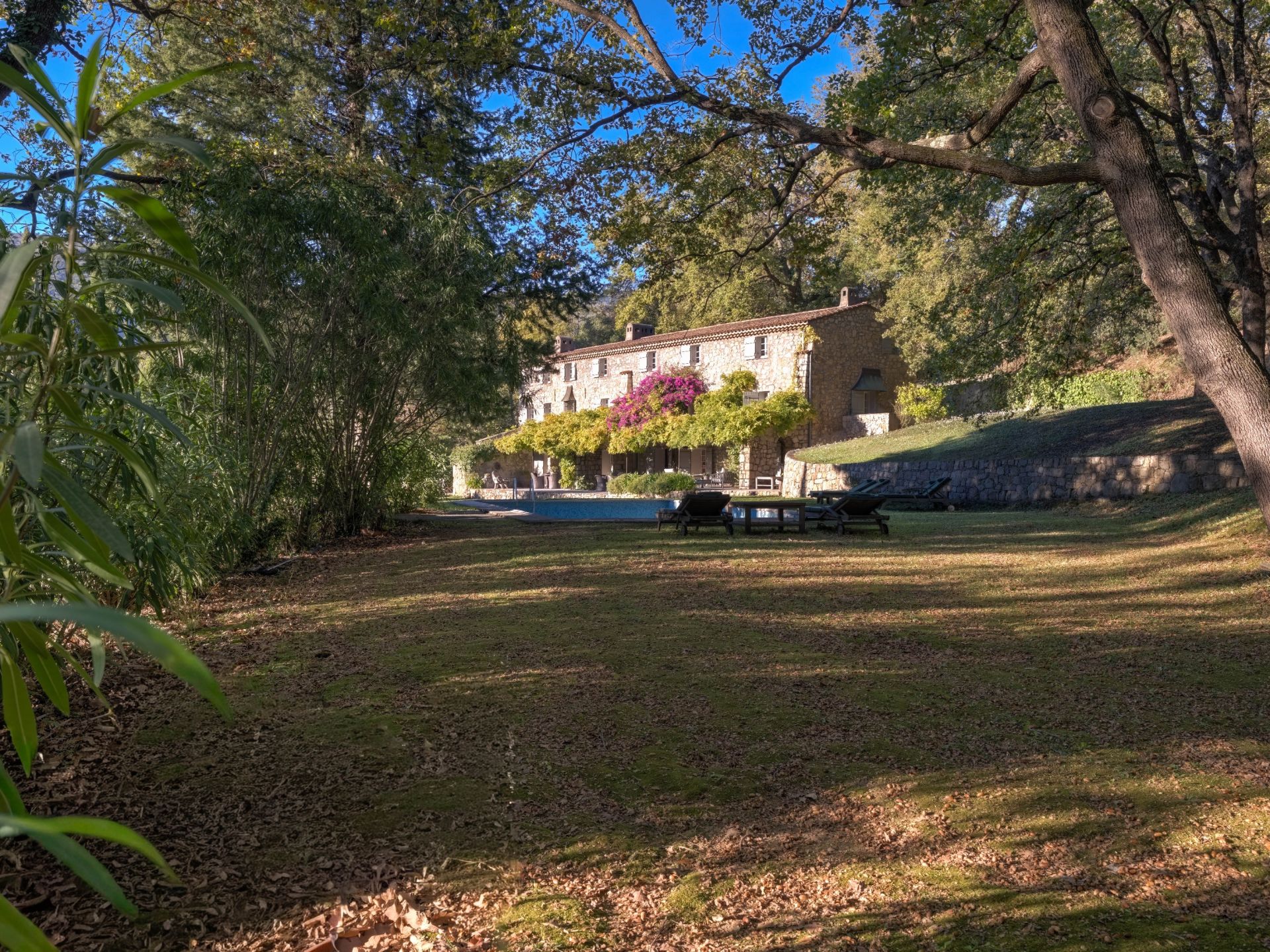 maison provençale 11 Pièces en vente sur CHATEAUNEUF GRASSE (06740)