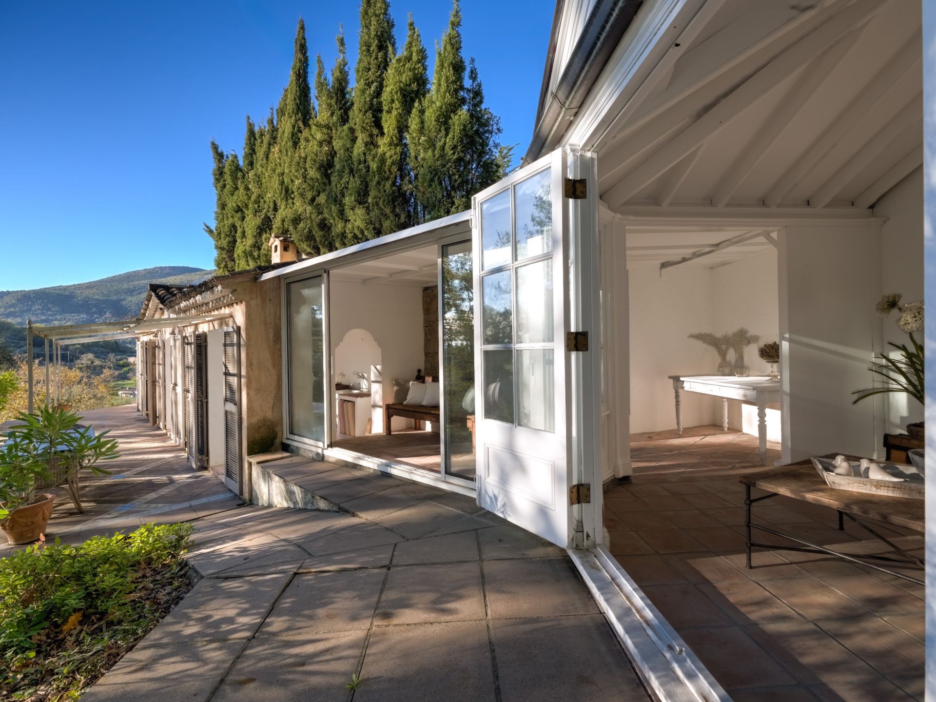 maison provençale 11 Pièces en vente sur CHATEAUNEUF GRASSE (06740)