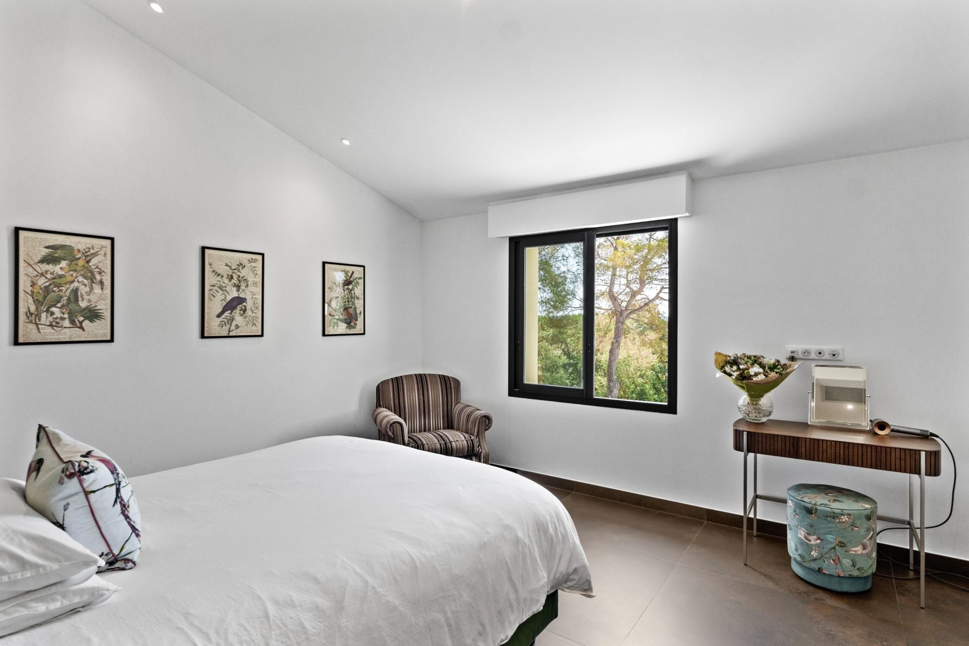 villa 7 Rooms for sale on GRASSE (06130)