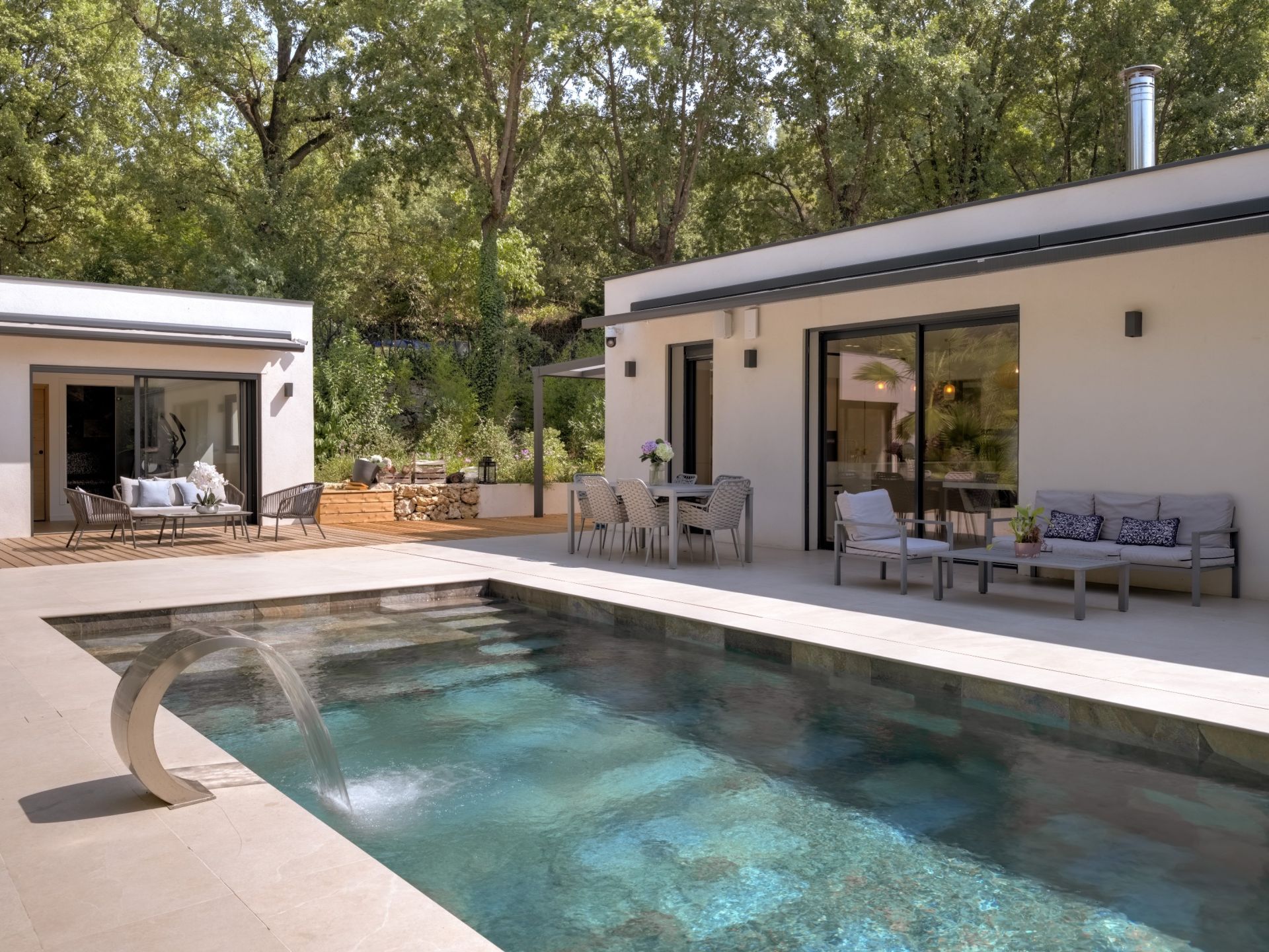 contemporary house 7 Rooms for sale on OPIO (06650)