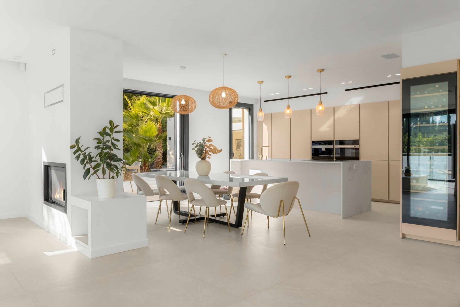 contemporary house 7 Rooms for sale on OPIO (06650)
