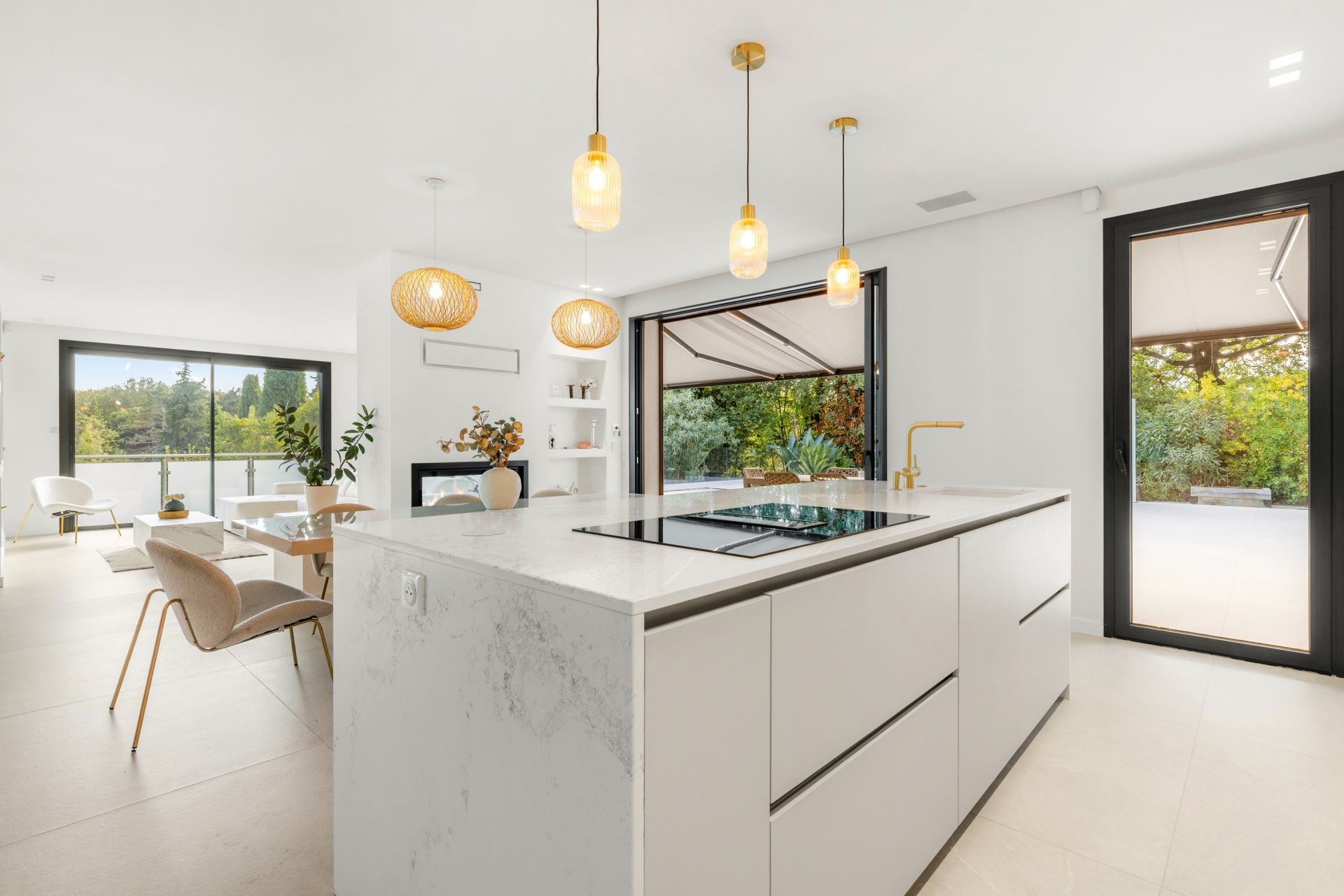 contemporary house 7 Rooms for sale on OPIO (06650)